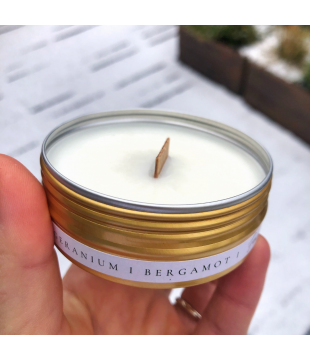 Small customised candle in metal box